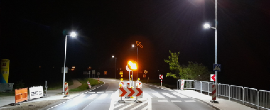 Management of road infrastructure lighting